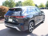 New 2025 Volkswagen Tiguan SE image 3