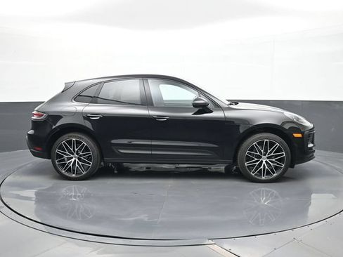 Certified 2025 Porsche Macan AWD/4WD image 22