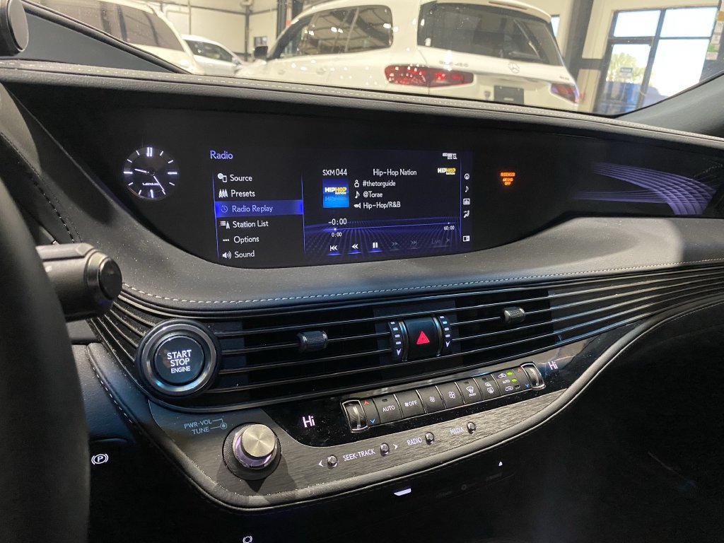 Used 2019 Lexus LS 500 w/ Accessory Package (Z2) RWD image 7