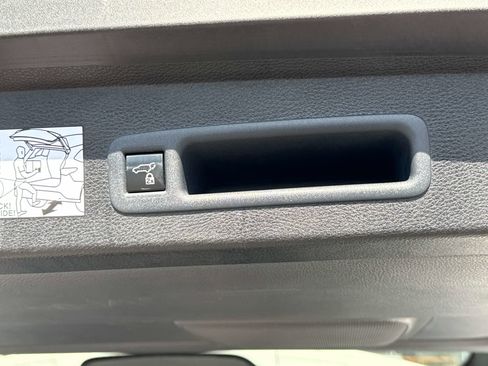 Used 2024 Toyota Sienna XSE FWD image 18