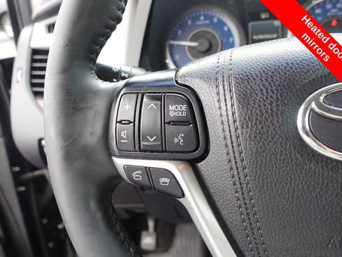 Used 2017 Toyota Sienna Limited Premium FWD image 14