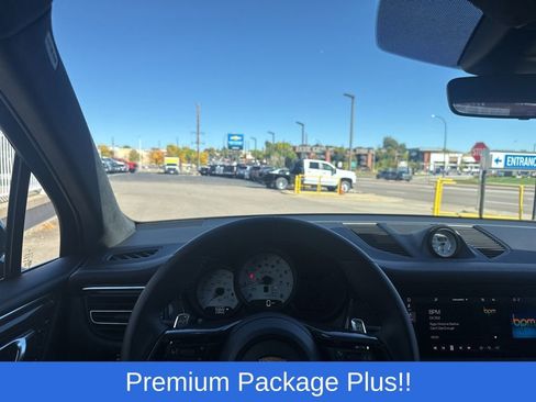 Used 2025 Porsche Macan GTS image 34