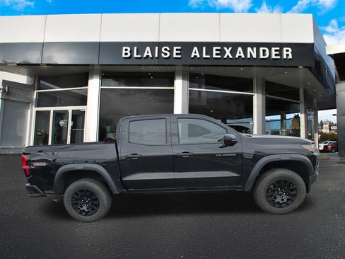 Used 2023 Chevrolet Colorado Trail Boss w/ Advanced Trailering Package AWD/4WD image 2