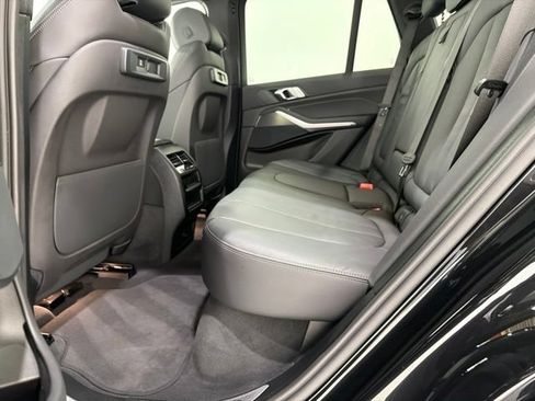 Certified 2022 BMW X5 xDrive40i w/ M Sport Package AWD/4WD image 17