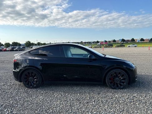 Used 2022 Tesla Model Y Performance AWD/4WD image 10