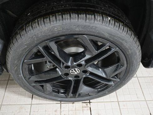 New 2026 Volkswagen Tiguan SE R-Line AWD/4WD image 19