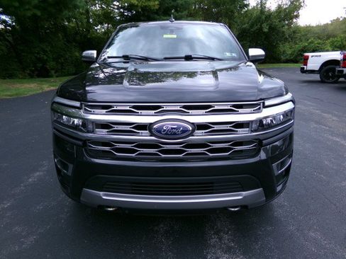 Used 2022 Ford Expedition Platinum AWD/4WD image 3