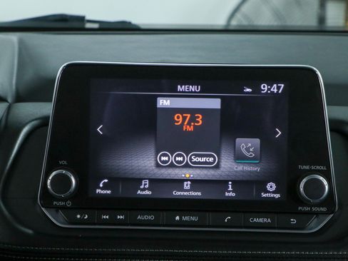 Used 2024 Nissan Rogue SV FWD image 19