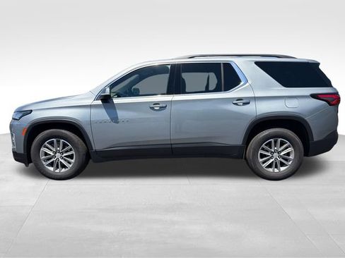 Used 2023 Chevrolet Traverse LT w/ LPO, Floor Liner Package AWD/4WD image 2