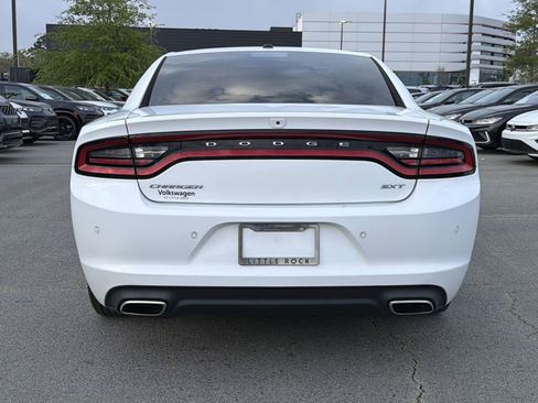 Used 2018 Dodge Charger SXT RWD image 4