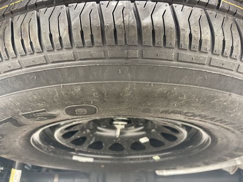 Used 2025 Chevrolet Silverado 1500 Custom image 26