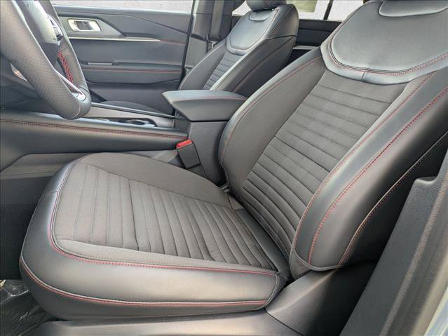 New 2026 Ford Explorer ST-Line w/ ST-Line Street Pack RWD image 4