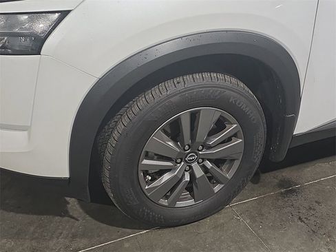 Used 2025 Nissan Pathfinder SV w/ SV Premium Package image 15