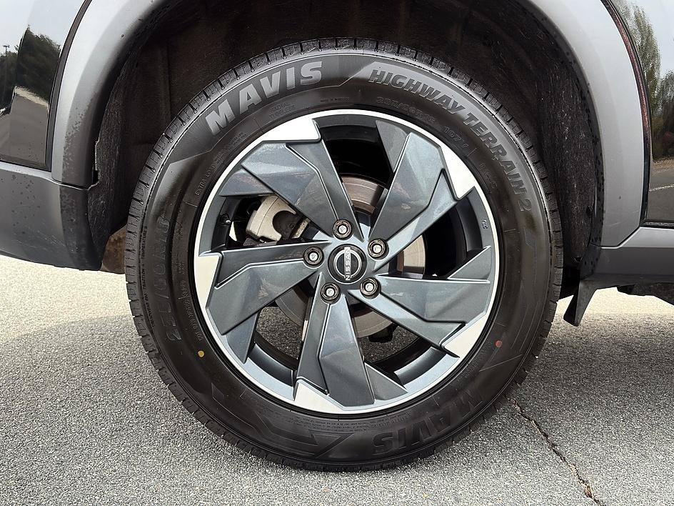 Certified 2024 Nissan Rogue SV AWD/4WD image 11