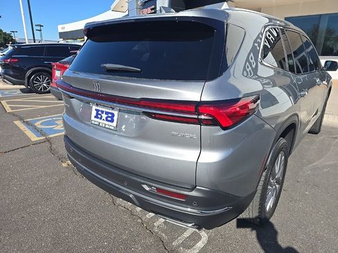 Used 2025 Buick Enclave Preferred image 5