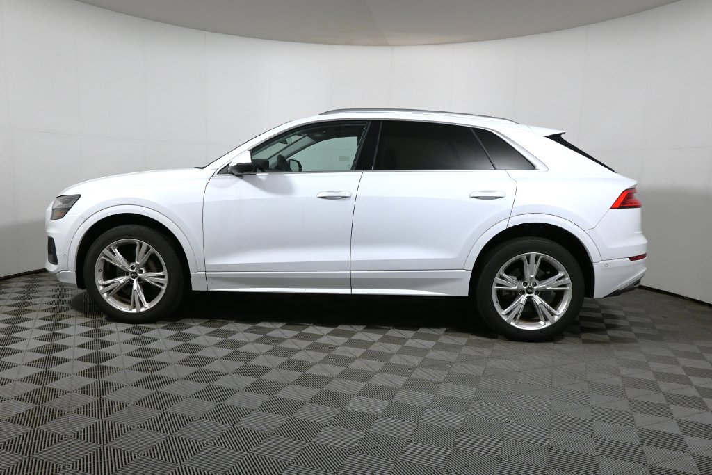 Used 2023 Audi Q8 Premium AWD/4WD image 2