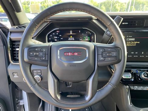 Used 2024 GMC Sierra 2500 AT4 w/ AT4 Premium Plus Package AWD/4WD image 8