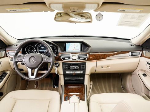 Used 2015 Mercedes-Benz E 250 BlueTEC 4MATIC Sedan image 21