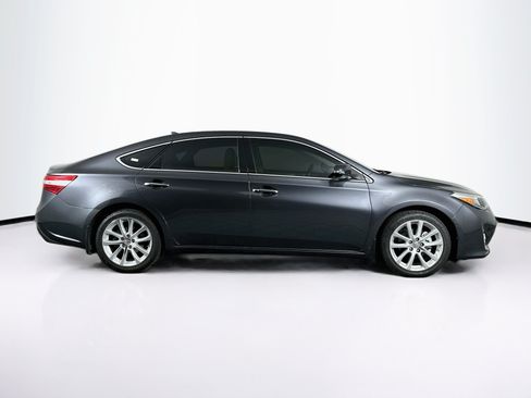 Used 2013 Toyota Avalon Limited w/ Technology Pkg FWD image 10