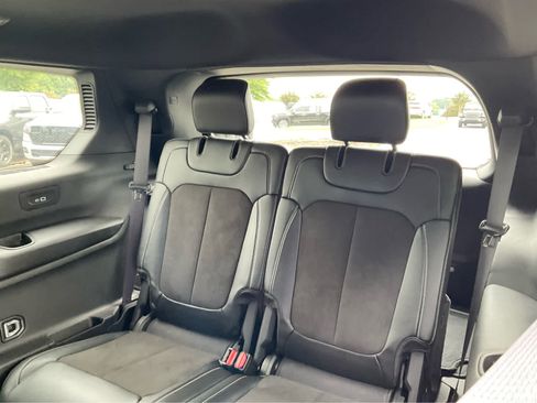 Used 2023 Jeep Grand Cherokee L Laredo RWD image 25