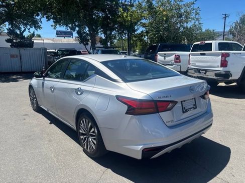 Used 2023 Nissan Altima 2.5 SV FWD image 6