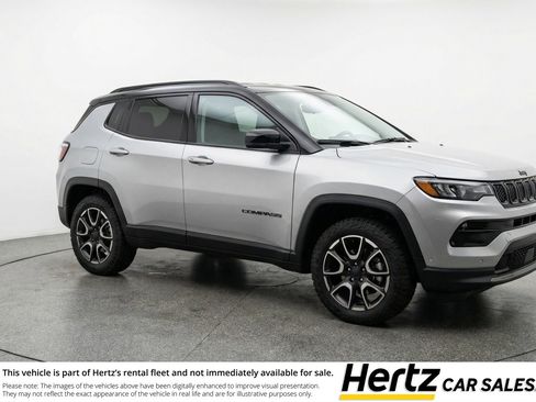 Used 2025 Jeep Compass Trailhawk AWD/4WD image 1