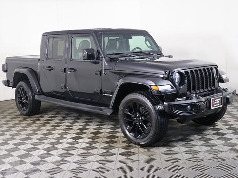 Used 2021 Jeep Gladiator Overland image 2