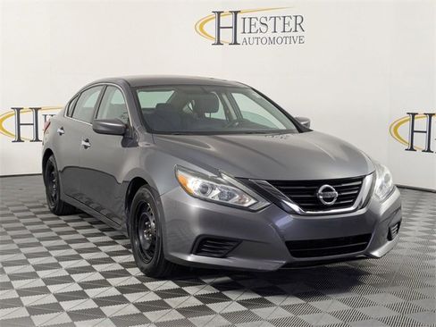 Used 2017 Nissan Altima 2.5 S w/ Power Driver Seat Package image 2