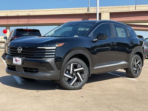 New 2026 Nissan Kicks SV w/ SV Premium Package FWD image 2