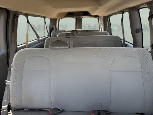Used 2025 Chevrolet Express 3500 LS RWD image 8