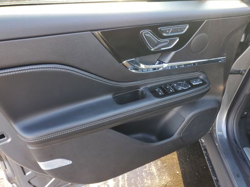 New 2026 Lincoln Corsair Premiere image 8