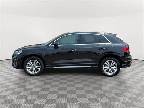 Used 2023 Audi Q3 2.0T Premium w/ Convenience Package AWD/4WD image 4