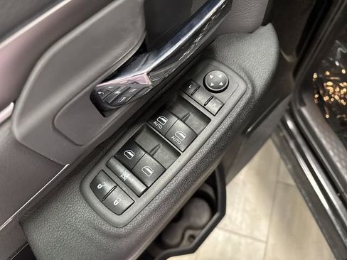 Used 2022 RAM 1500 Classic SLT image 26