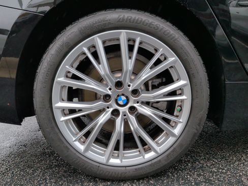 Certified 2023 BMW 330i Sedan w/ Premium Package image 13