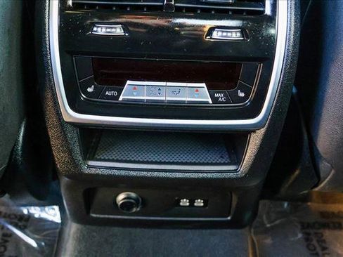 Used 2025 BMW X7 xDrive40i image 25
