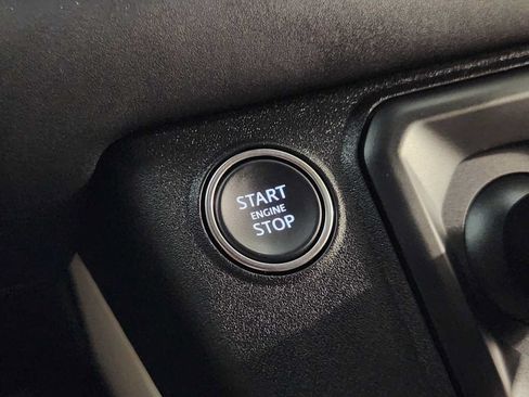 Used 2025 Land Rover Defender 110 S AWD/4WD image 21