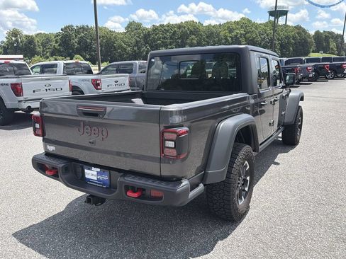 Used 2024 Jeep Gladiator Rubicon w/ Technology Group AWD/4WD image 7