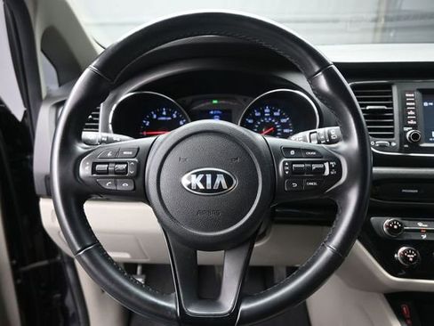 Used 2020 Kia Sedona EX FWD image 2