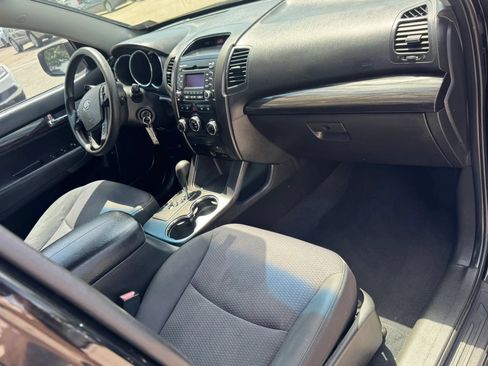 Used 2011 Kia Sorento EX FWD image 3