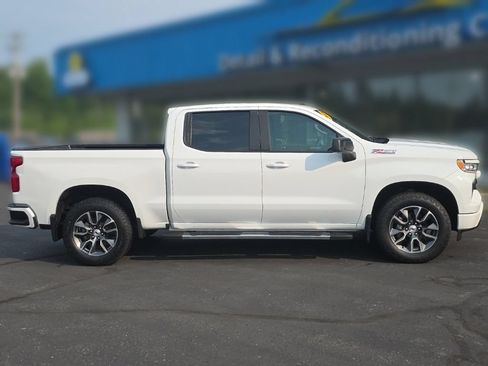 Used 2024 Chevrolet Silverado 1500 RST w/ Z71 Off-Road Package AWD/4WD image 8
