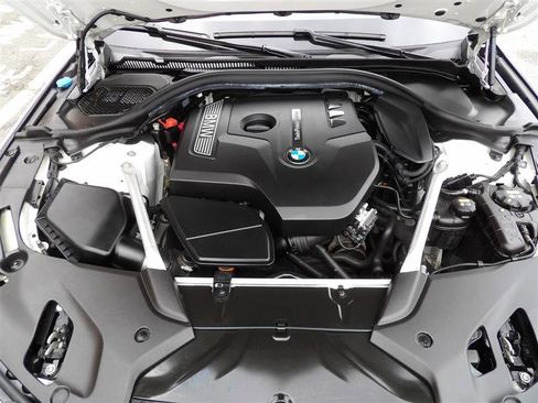 Used 2019 BMW 530i xDrive w/ M Sport Package image 32