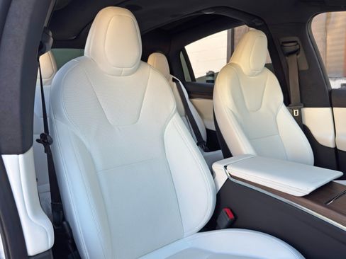 Used 2022 Tesla Model X AWD/4WD image 42