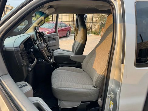 Used 2017 Chevrolet Express 3500 LT w/ LT Preferred Equipment Group image 23