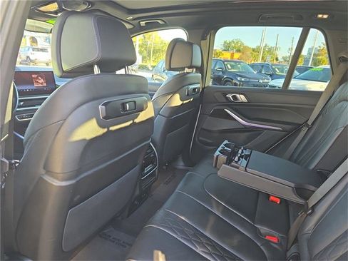 Used 2025 BMW X5 xDrive50e image 9