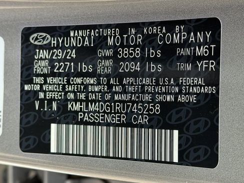 Used 2024 Hyundai Elantra SEL image 30