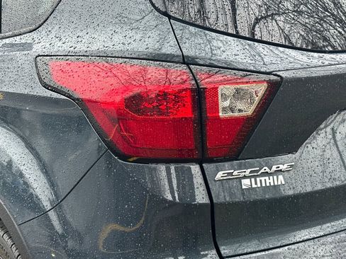 Certified 2019 Ford Escape SE image 8