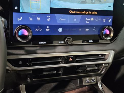 Used 2024 Lexus RX 350 RX 350h Luxury image 32