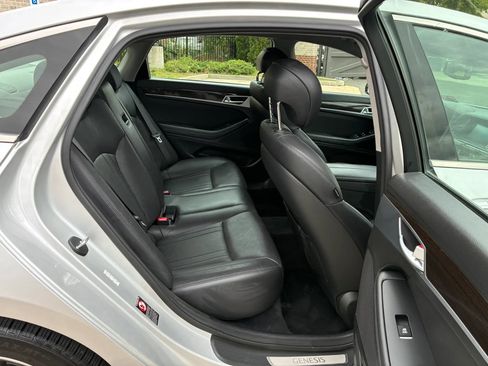 Used 2017 Genesis G80 3.8 AWD/4WD image 16