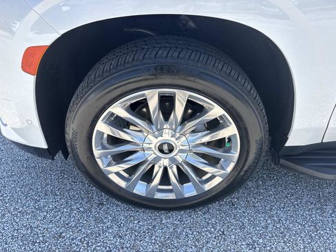 Used 2023 Cadillac Escalade Premium Luxury w/ LPO, Floor Liner Package AWD/4WD image 10
