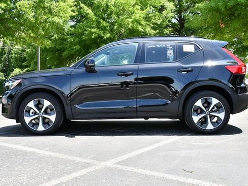 Certified 2026 Volvo XC40 B5 Plus AWD/4WD image 4